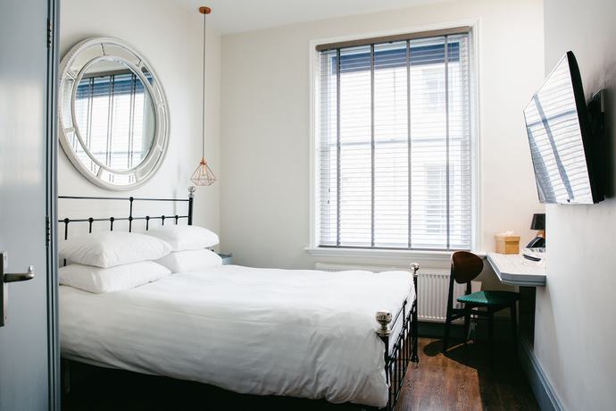 Imagen de la habitación del Hotel Crown Stamford. Foto 6