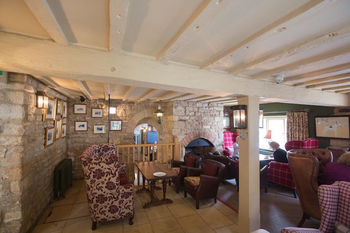 Imagen del bar/restaurante del Hotel Crown Stamford. Foto 2