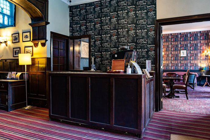 Imagen del bar/restaurante del Hotel Crown Stone. Foto 5