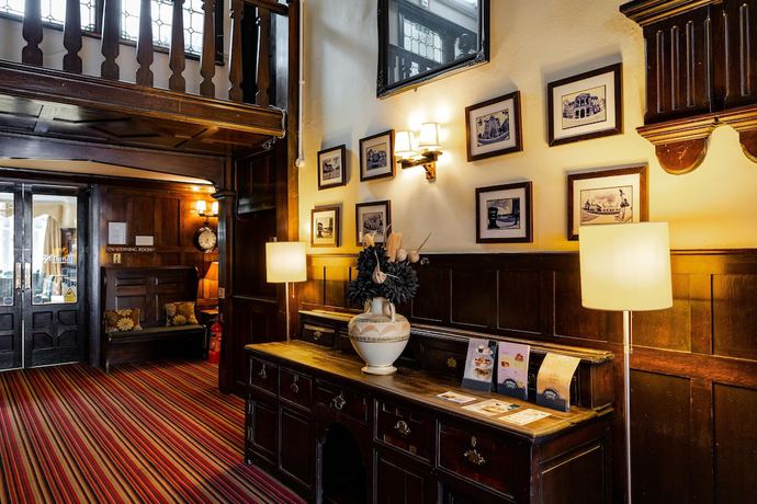 Imagen de los interiores del Hotel Crown Stone. Foto 20