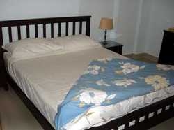 Imagen de la habitación del Hotel Crown Suites. Foto 3