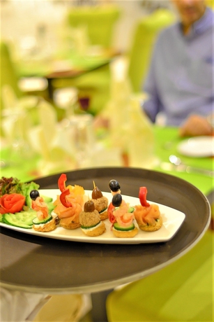 Imagen del bar/restaurante del Hotel Crown Town. Foto 6