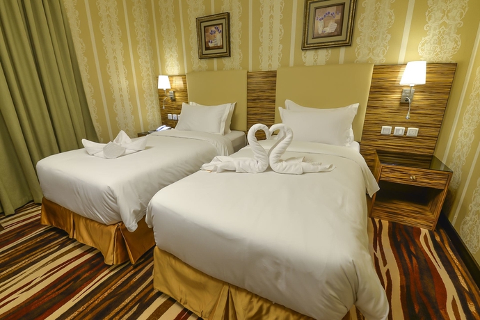 Imagen de la habitación del Hotel Crown Town. Foto 13