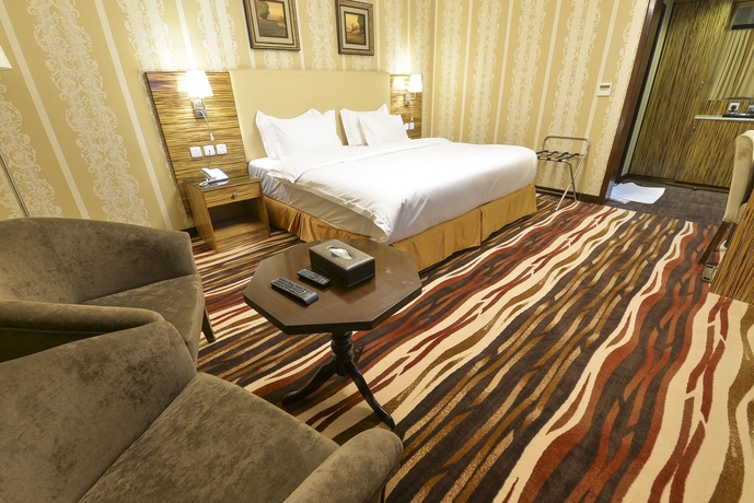 Imagen de la habitación del Hotel Crown Town. Foto 14