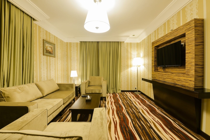 Imagen de la habitación del Hotel Crown Town. Foto 18