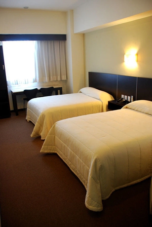 Imagen de la habitación del Hotel Crown Victoria. Foto 12