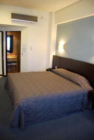 Imagen de la habitación del Hotel Crown Victoria. Foto 13