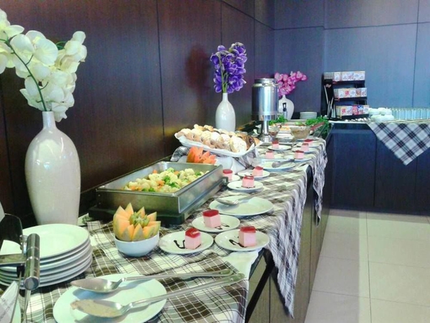 Imagen del bar/restaurante del Hotel Crown Victoria. Foto 7