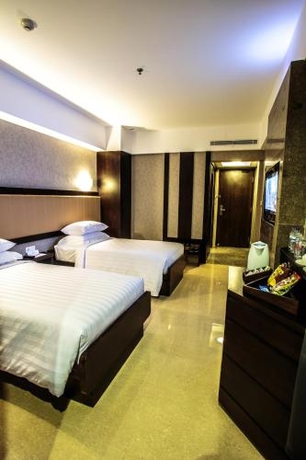 Imagen general del Hotel Crown Victoria, Tulungagung. Foto 3