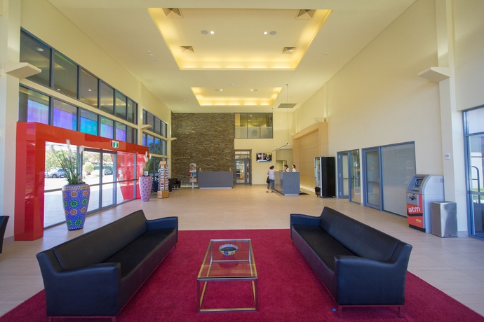 Imagen de los interiores del Hotel Crowne Plaza Alice Springs Lasseters. Foto 10