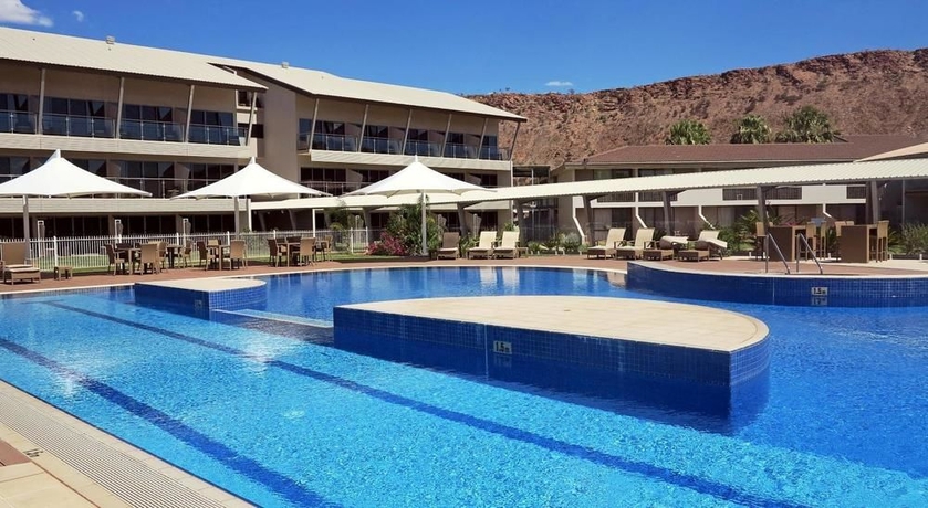 Imagen de la piscina del Hotel Crowne Plaza Alice Springs Lasseters. Foto 14