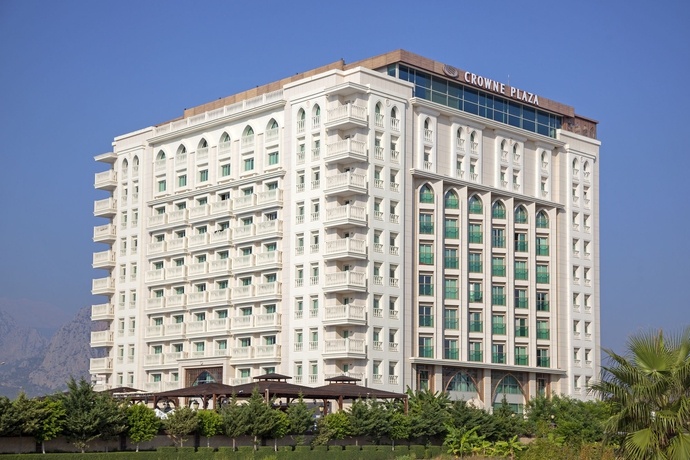 Imagen de los exteriores del Hotel Crowne Plaza Antalya, An Ihg. Foto 4