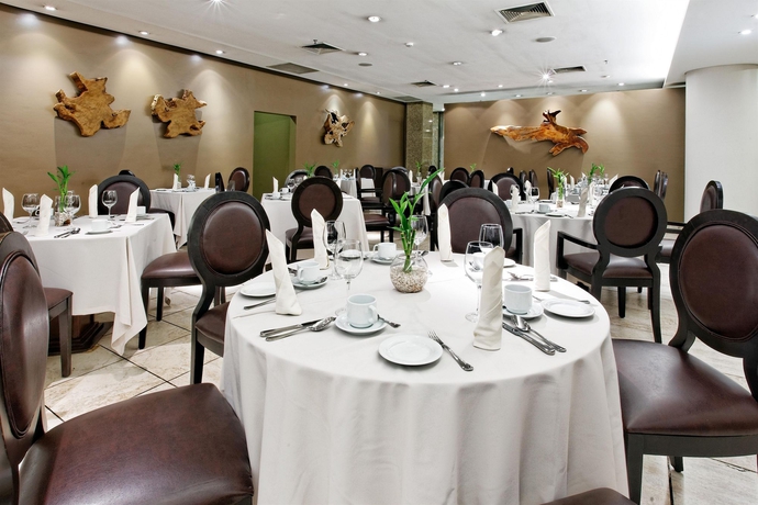 Imagen del bar/restaurante del Hotel Crowne Plaza Asuncion. Foto 4