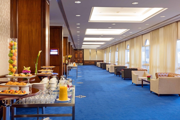 Imagen de los interiores del Hotel Crowne Plaza Bahrain, An Ihg. Foto 14