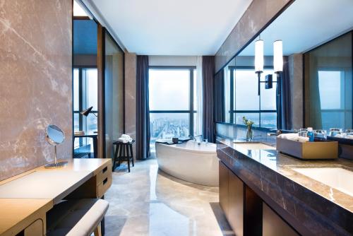 Imagen general del Hotel Crowne Plaza Baoji City Center, An Ihg. Foto 2