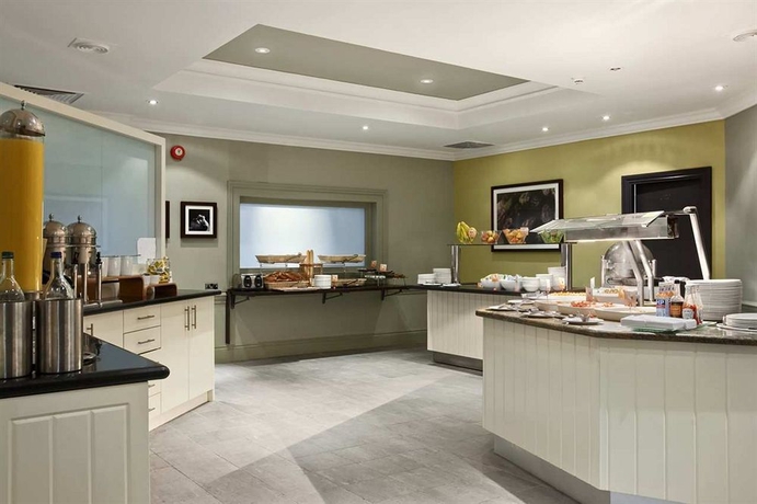 Imagen del bar/restaurante del Hotel Crowne Plaza Basingstoke, An Ihg. Foto 4