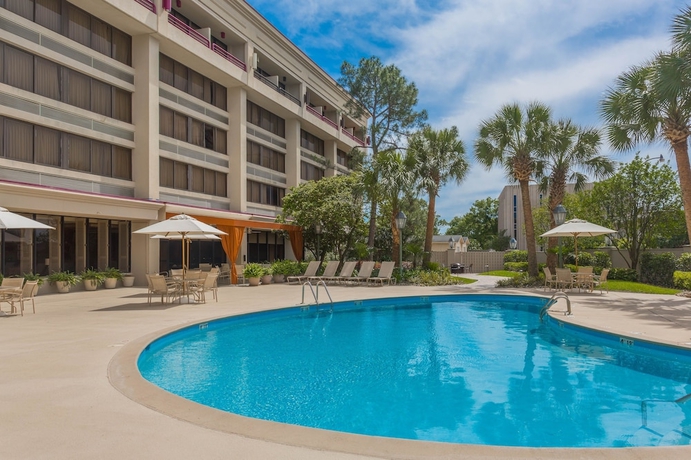 Imagen de la piscina del Hotel Crowne Plaza Baton Rouge, An Ihg. Foto 19