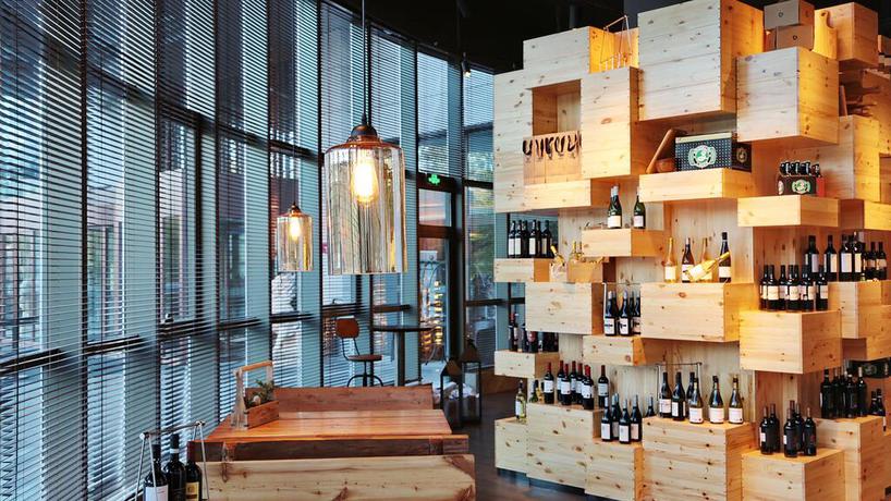 Imagen del bar/restaurante del Hotel Crowne Plaza Beijing Lido, An Ihg. Foto 2