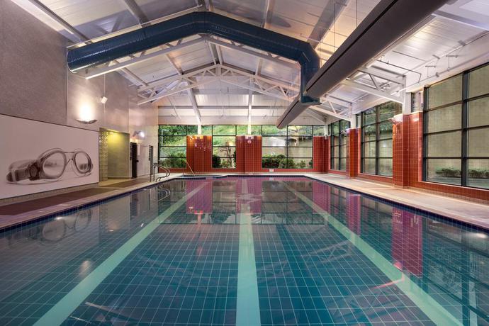 Imagen de la piscina del Hotel Crowne Plaza Belfast. Foto 5