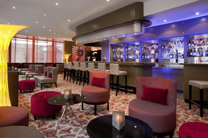 Imagen del bar/restaurante del Hotel Crowne Plaza Berlin City Centre, An Ihg. Foto 2