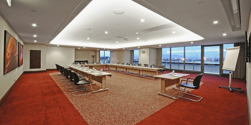 Imagen de los interiores del Hotel Crowne Plaza Bursa, An Ihg. Foto 9