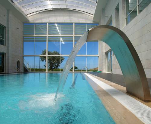 Imagen de la habitación del Hotel Crowne Plaza Caparica Lisbon, An Ihg. Foto 14