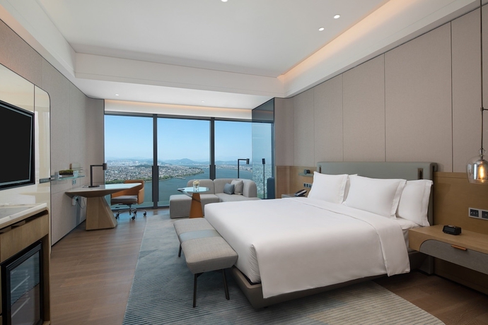 Imagen de la habitación del Hotel Crowne Plaza Chaozhou Riverside, an IHG. Foto 15