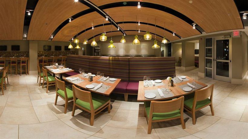 Imagen de los interiores del Hotel Crowne Plaza Charleston Airport - Conv Ctr, An Ihg. Foto 9