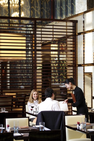 Imagen del bar/restaurante del Hotel Crowne Plaza Chengdu Panda Garden, An Ihg. Foto 2