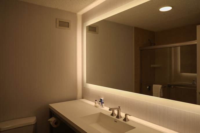 Imagen de la habitación del Hotel Crowne Plaza Chicago-Northbrook, an IHG. Foto 3