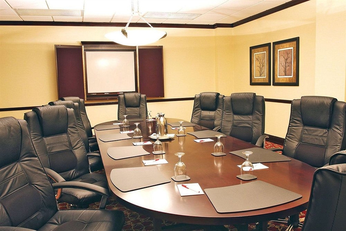 Imagen de los interiores del Hotel Crowne Plaza Cleveland Airport, An Ihg. Foto 10