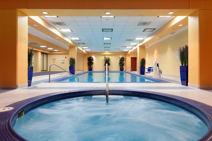 Imagen de la piscina del Hotel Crowne Plaza Cleveland At Playhouse Square, An Ihg. Foto 16