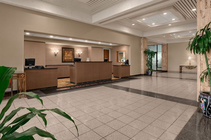 Imagen de los interiores del Hotel Crowne Plaza Columbus North- Worthington, An Ihg. Foto 11