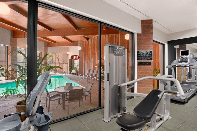 Imagen de los interiores del Hotel Crowne Plaza Columbus North- Worthington, An Ihg. Foto 14