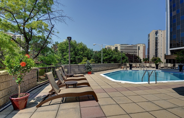 Imagen de la piscina del Hotel Crowne Plaza Crystal City-washington, D.c., An Ihg. Foto 16