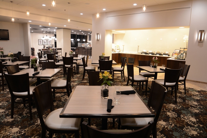 Imagen del bar/restaurante del Hotel Crowne Plaza Crystal City-washington, D.c., An Ihg. Foto 4