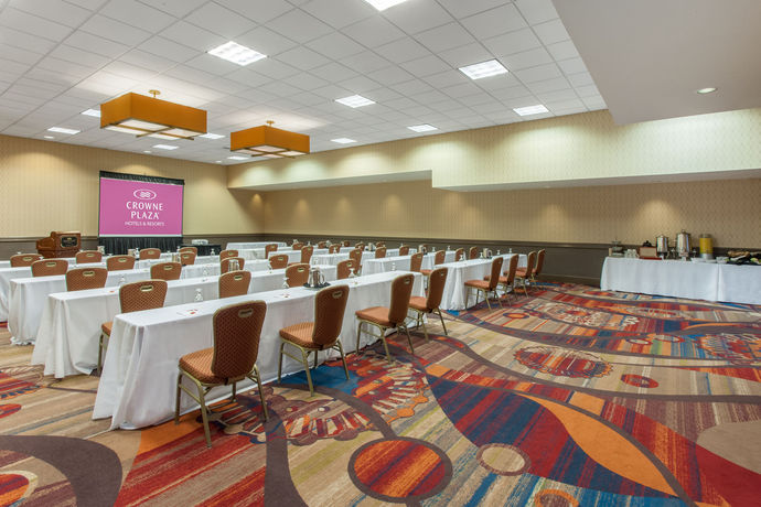 Imagen de los interiores del Hotel Crowne Plaza Dayton. Foto 8