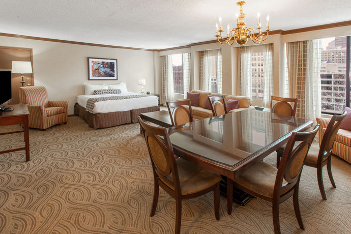 Imagen de la habitación del Hotel Crowne Plaza Dayton. Foto 6