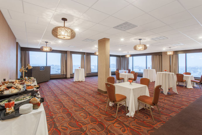 Imagen del bar/restaurante del Hotel Crowne Plaza Dayton. Foto 5