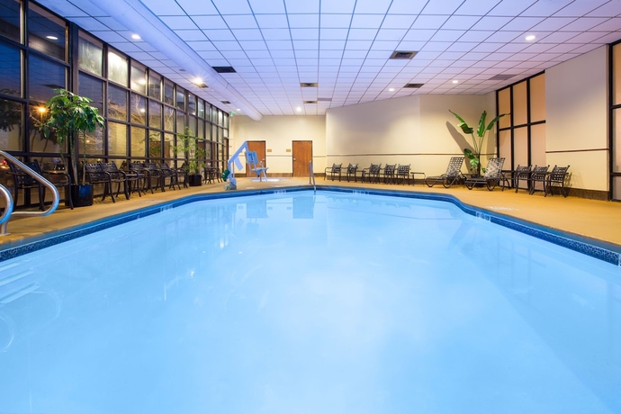 Imagen de la piscina del Hotel Crowne Plaza Denver Airport Convention Ctr, An Ihg. Foto 16