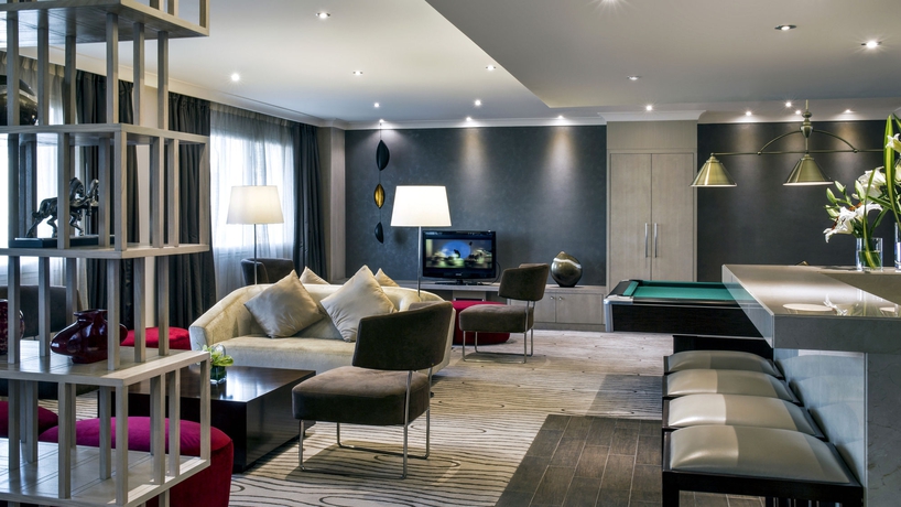 Imagen de los interiores del Hotel Crowne Plaza Dubai Deira, An Ihg. Foto 13