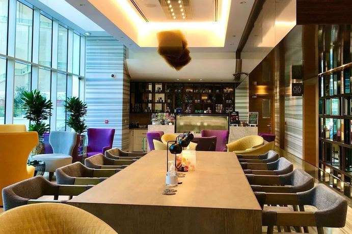 Imagen de los interiores del Hotel Crowne Plaza Dubai Marina. Foto 19