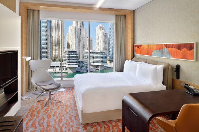 Imagen de la habitación del Hotel Crowne Plaza Dubai Marina. Foto 17