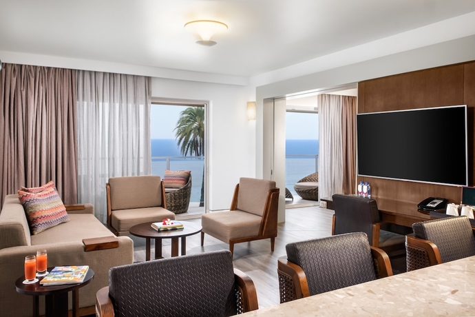 Imagen de la habitación del Hotel Crowne Plaza Fiji Nadi Bay Resort And Spa, An Ihg. Foto 8