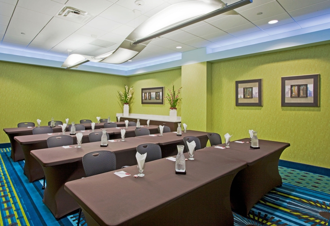Imagen de los interiores del Hotel Crowne Plaza Fort Lauderdale Airport. Foto 12