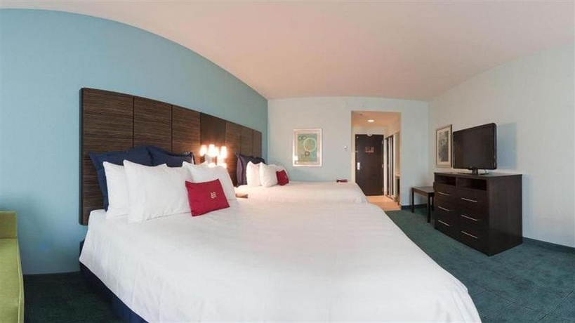 Imagen de la habitación del Hotel Crowne Plaza Fort Lauderdale Airport. Foto 6