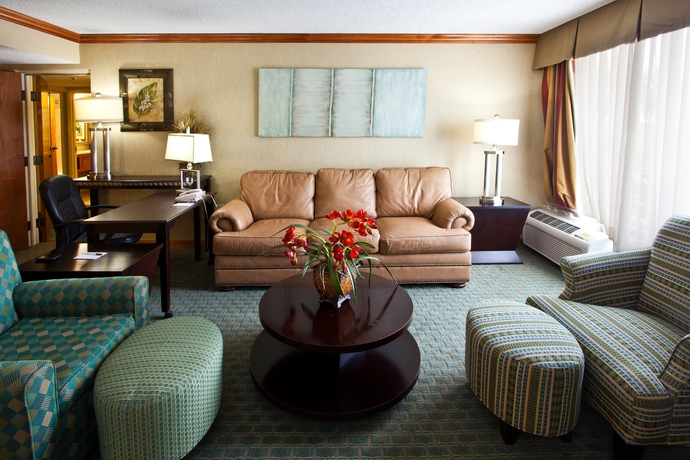 Imagen de la habitación del Hotel Crowne Plaza Fort Myers At Bell Tower Shops. Foto 3