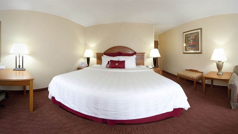 Imagen de la habitación del Hotel Crowne Plaza Fort Myers At Bell Tower Shops. Foto 7