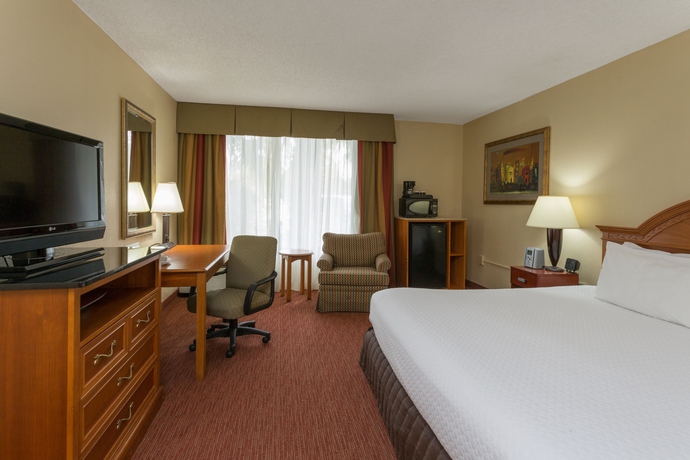 Imagen de la habitación del Hotel Crowne Plaza Fort Myers At Bell Tower Shops. Foto 16