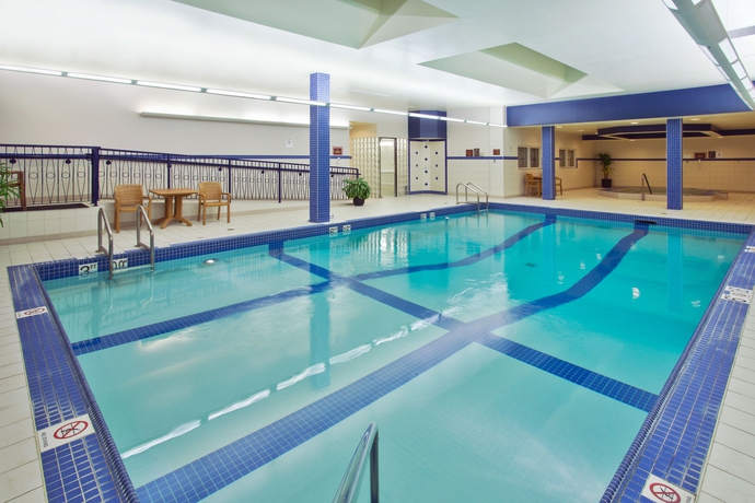 Imagen de la piscina del Hotel Crowne Plaza Fredericton-lord Beaverbrook, An Ihg. Foto 11